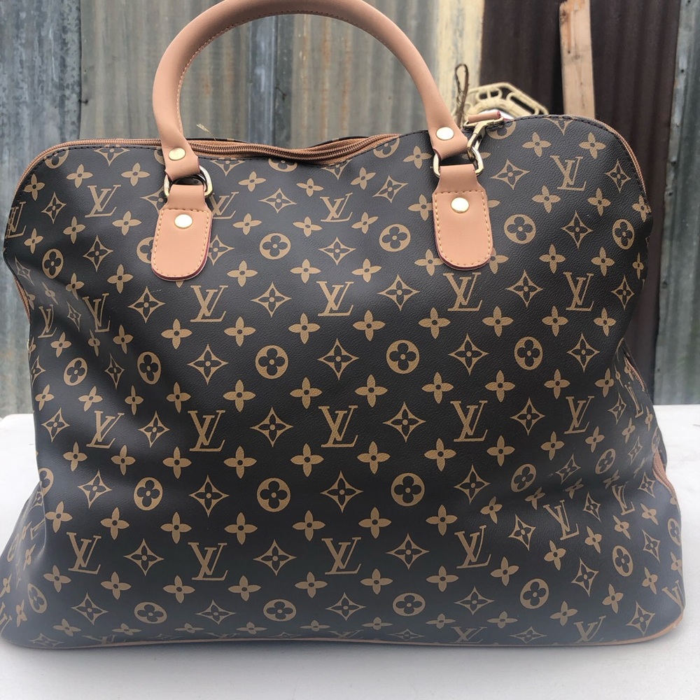 Louis Vuitton Traveling Bag